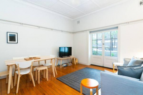 Spacious Art Deco apartment in Darlinghurst